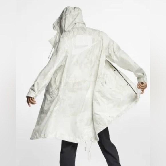 NIKE NSW White Long Leaf Printed Windbreaker Parka Jacket - Picture 5 of 16